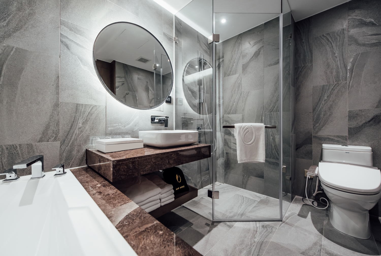 河景家庭套房 / Luxury Quad